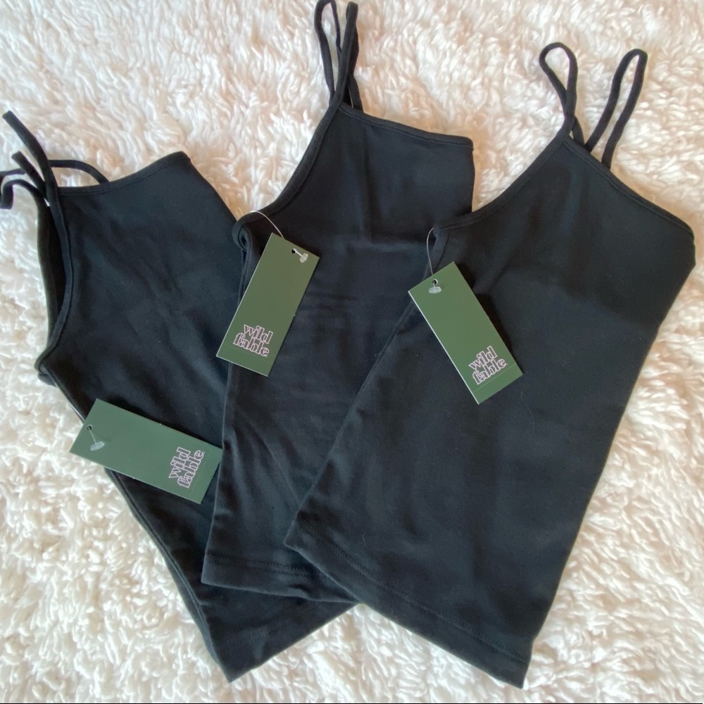 Women’s slim fit Cropped Cami Tank Top (black) Medium (3 PACK)